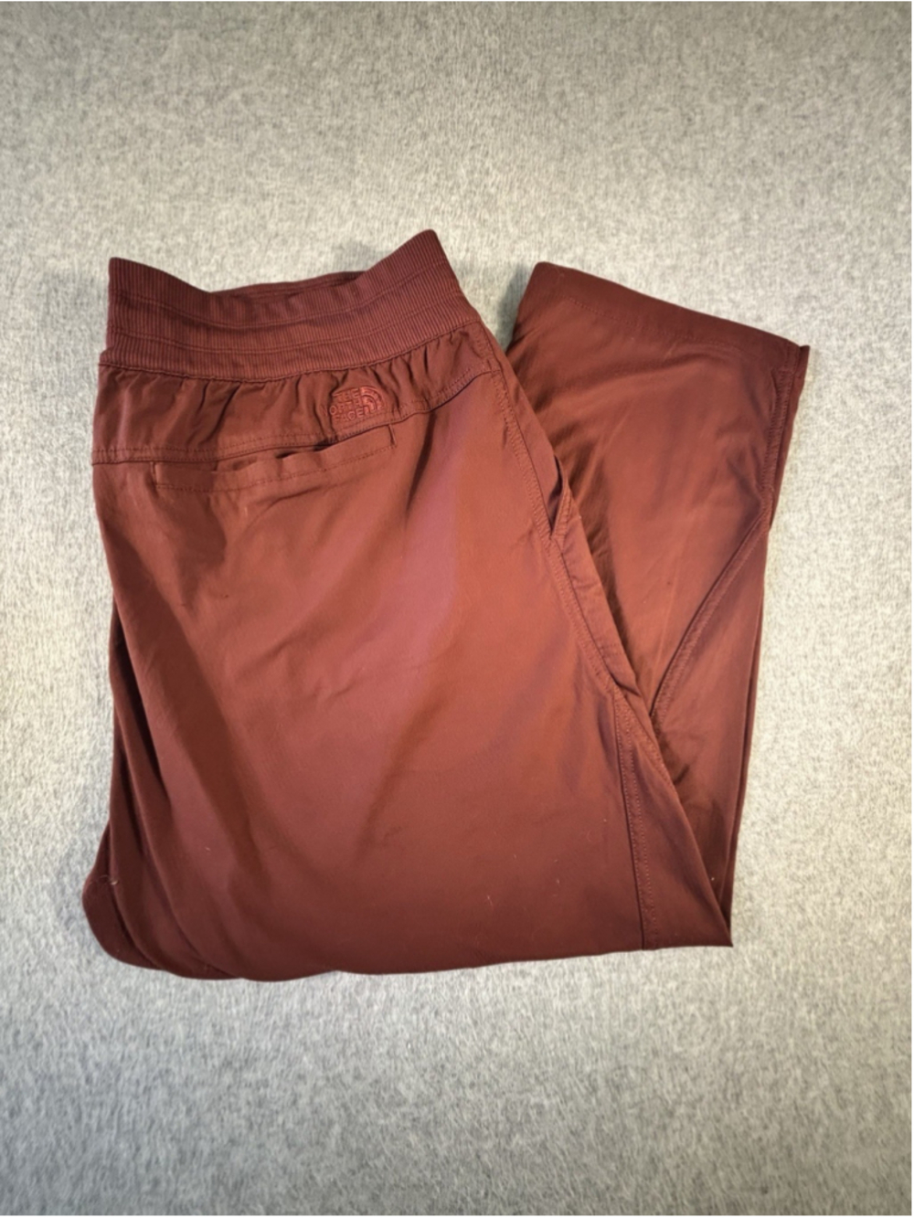 The North Face Women’s XL Capri Pants Burgundy Stretch Hiking Drawstring